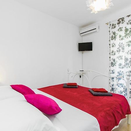 Apartmani Mariva Vodice Bagian luar foto