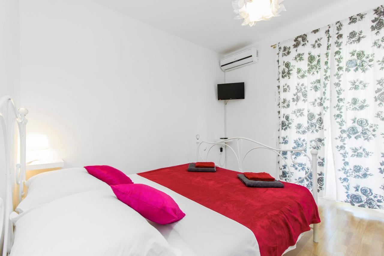 Apartmani Mariva Vodice Bagian luar foto