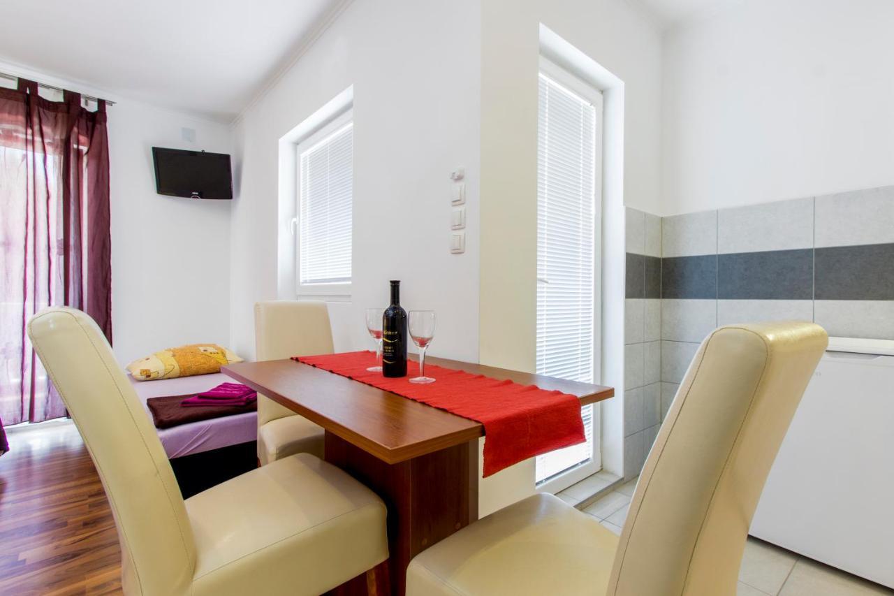 Apartmani Mariva Vodice Bagian luar foto