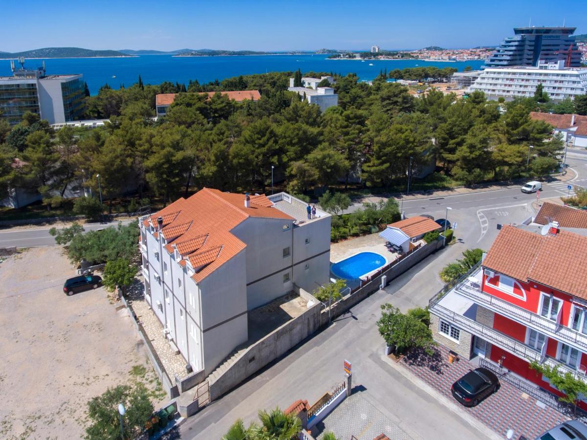 Apartmani Mariva Vodice Bagian luar foto