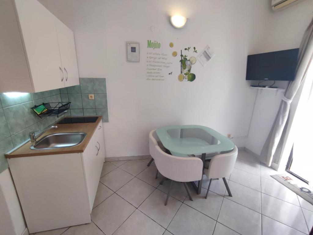 Apartmani Mariva Vodice Bagian luar foto