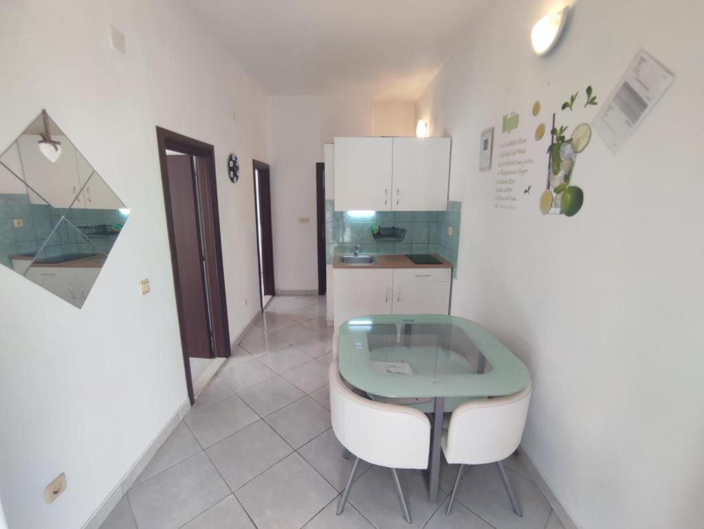 Apartmani Mariva Vodice Bagian luar foto